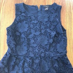 Ann Taylor sleeveless lace top